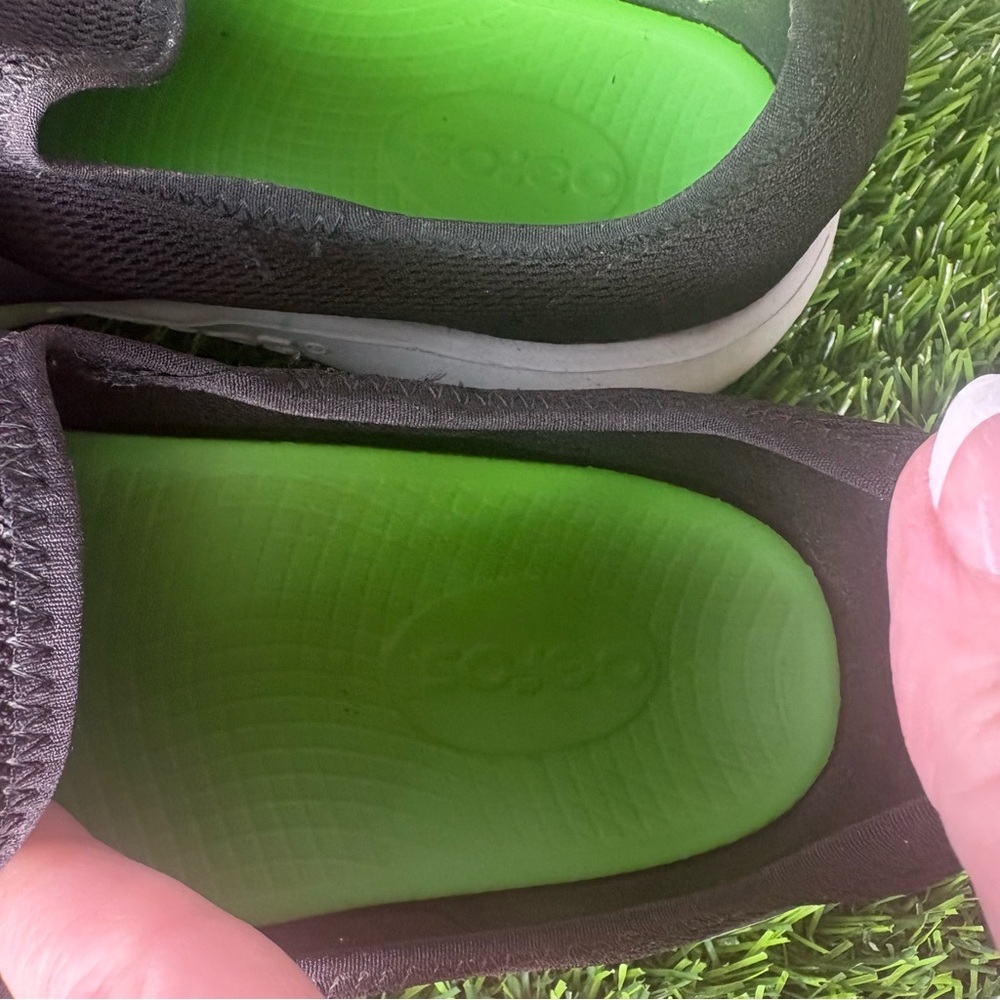 OOFOS Black Slip-On Athletic Shoes - Picture 9 of 9